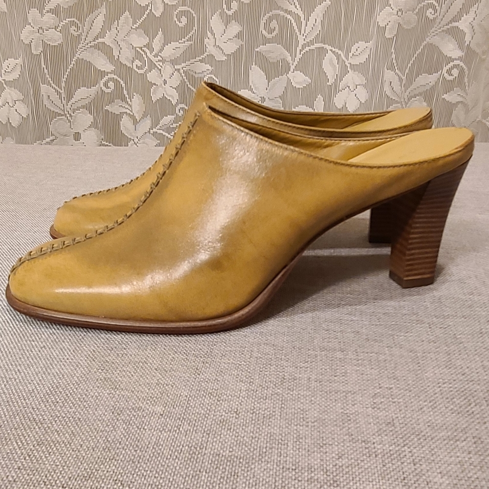Antonio Melani Heidi Leather Mules size 8M